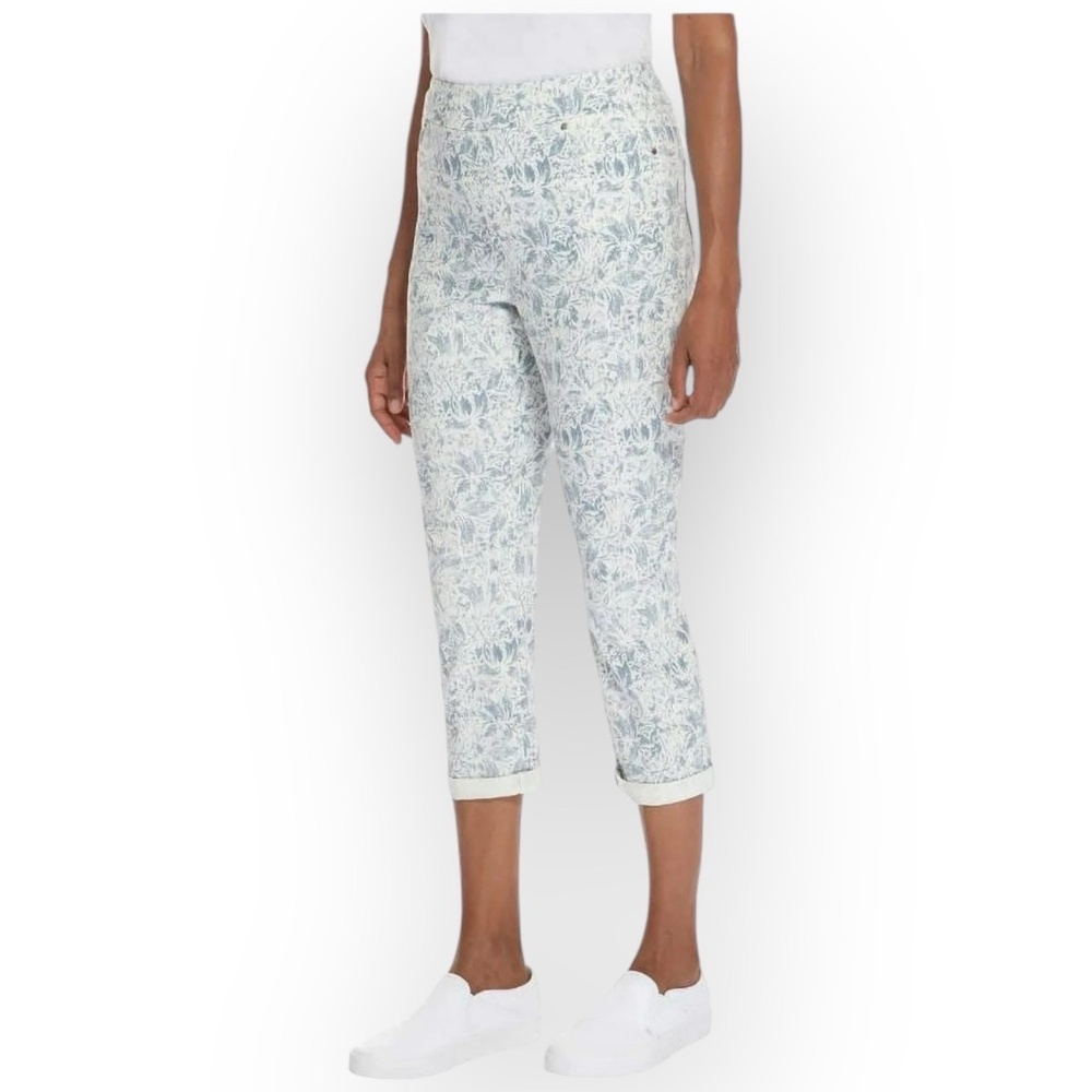 NWT Mario Serrani Women’s Stretch Capri Pants – Light Blue Floral – Size Small